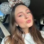 Larissa Manoela Instagram - selfie collection 🩵💜🩷🧡