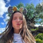 Larissa Manoela Instagram - selfie collection 🩵💜🩷🧡