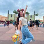 Larissa Manoela Instagram - BEST MOMENTS WITH @disneyworld.brasil ❤️ Walt Disney World