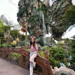 Larissa Manoela Instagram - disney moments with my favorite person 💖 Pandora the World of Avatar Disney's Animal Kingdom