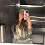 Larissa Manoela Instagram - Um rolo da câmera baseado em selfies (nos melhores ângulos) e fotos no espelho 👍