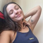 Larissa Manoela Instagram - Um rolo da câmera baseado em selfies (nos melhores ângulos) e fotos no espelho 👍