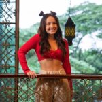 Larissa Manoela Instagram - Vendo que chegamos no @globoplay e já estamos EM ALTA! @taescritoofilme já está disponível pra assistir quantas vezes você quiser (muitas de preferência) bem no conforto do seu lar 💜 JÁ DÁ PLAY AÍ! E depois me conta o que você achou 👇