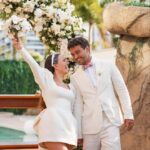Larissa Manoela Instagram - Bodas de sorvete com ele que faz com que eu me derreta todos os dias ❤️ Pode ser a boda preferida até aqui? Hahahah 🥰 Nosso amor é doce como picolé (de preferência o de groselha que é o meu favorito), saboroso como banana split (com bastante chantilly) e delicioso como aquela boa casquinha com diversos sabores que sempre dividimos (tem que sempre ter pistache). TE AMO MUITO MAIS QUE SORVETE (e olha que amo bastante) 🤣 Pra vida toda sua sorvetinha 🍦