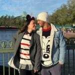 Larissa Manoela Instagram - Chegou o dia dele que transforma todos os meus! O dia que ele veio ao mundo em 97. Aquariano nato. Entregue, intenso, profundo. Raso? Desconhece. Gosta de se jogar pra valer, viver mesmo, aproveitar tudo e amar muito. Ama a vida Ama a natureza Ama os animais Ama as coisas simples Ama os pequenos detalhes Ama observar Ama compartilhar Ama a família E me ama. (ok, essa parte ficou meio egocêntrica) Mas é a verdade. Exala aos 4 cantos e para todo mundo o quanto amar é a coisa mais importante que podemos sentir por alguém. Pra mim é privilégio. É amor doce, puro, leve e precioso! Eu sempre faço questão de falar isso. Que ele saiba que esse amor só se multiplica a cada dia! Em cada momento que passamos juntos. Em cada caminho percorrido, em cada gargalhada compartilhada, em cada lágrima derramada, em cada conversa debatida (ele é casado com uma capricorniana e sabe que sempre tenho bons argumentos), em cada toque, carinho e beijinho. Vibro sua vida todo dia porque hoje sem ela, a minha não faz tanto sentido. Que esse novo ciclo seja mágico, lindo, divertido, próspero, prazeroso e cheio de saúde e boas oportunidades. Que tenha muito nós! TE AMO TODO DIA MAIS ❤️ Feliz aniversário marido @andreluizframbach 🥳