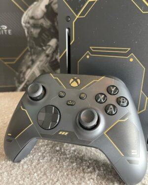 Larry Hryb Instagram - Behold the Xbox Series X Halo Infinite LE Bundle