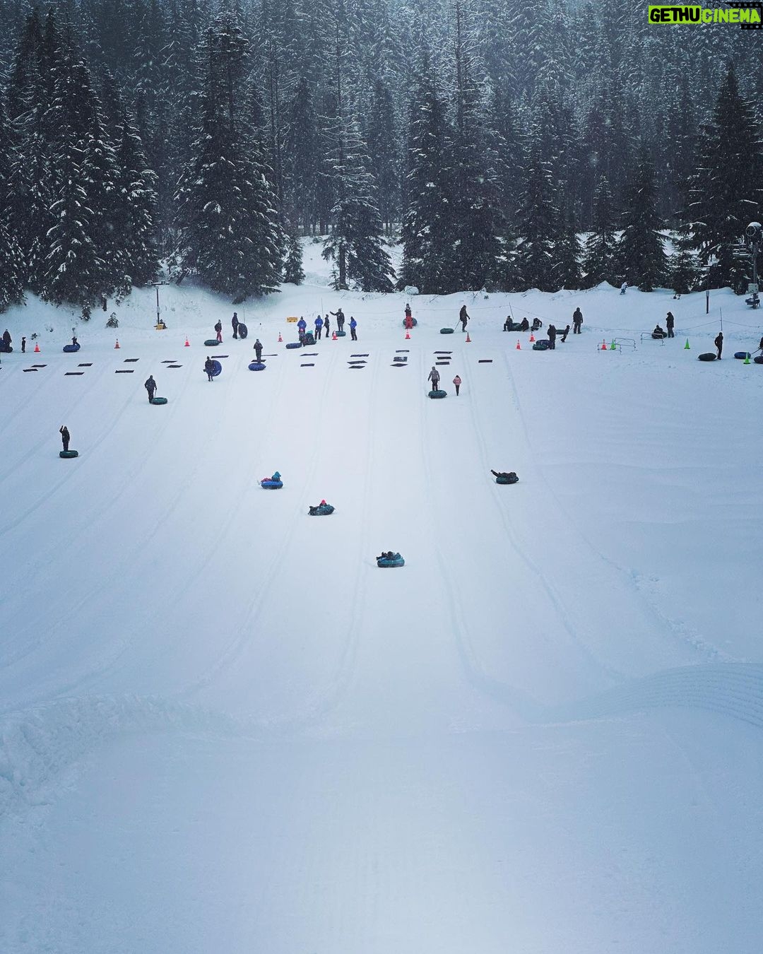 Larry Hryb Instagram - A day of Snow Tubing on the mountain to wrap up 2022 🛞❄️🌨️ Snoqualmie Tubing Center