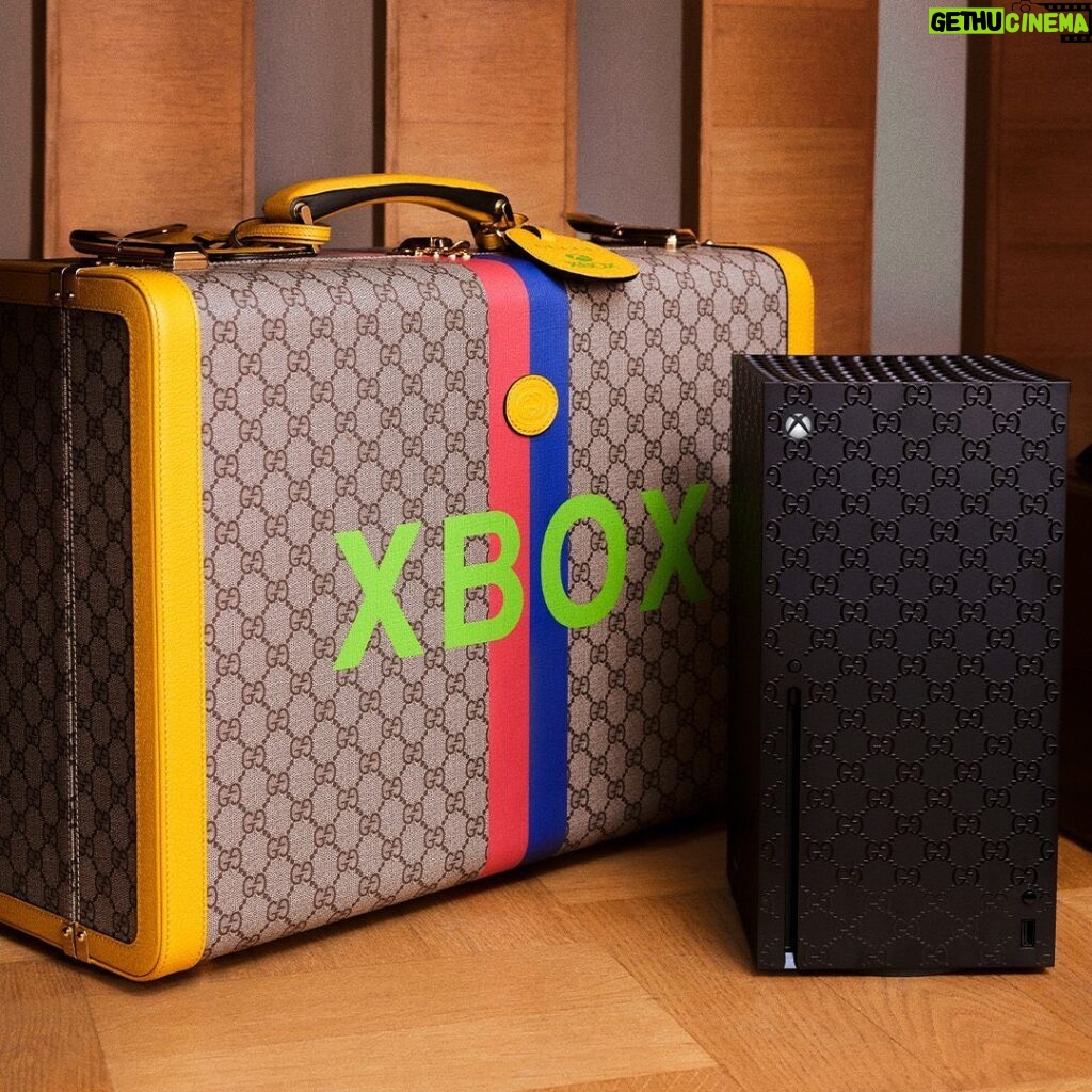 Larry Hryb Instagram - Introducing the world’s most powerful…..luggage ? Microsoft Corporate Headquarters