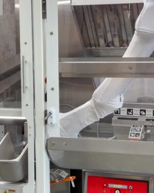 Larry Hryb Instagram - Today I witnessed the next step in unsettling automation: a robot that makes French fries 🍟 🦾  I don’t know if I should be amazed or terrified