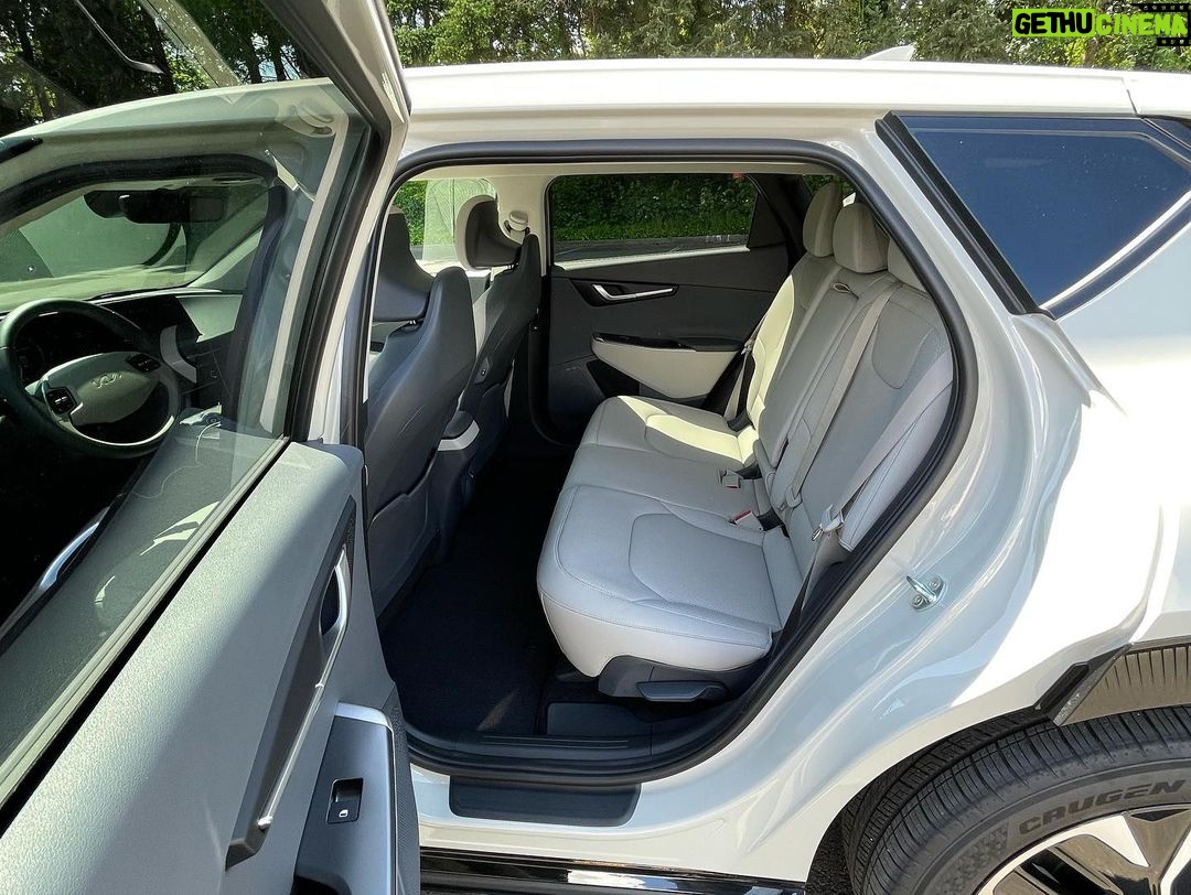 Larry Hryb Instagram - Spending a week with the @kiausa EV6 - a most impressive entry in the EV scene. Thoughtful design and very high build quality.