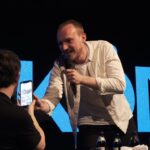Lars Paulsen Instagram – ⁣Ach, das war schön! Ich war sehr aufgeregt. Lange nicht mehr auf einer Bühne gestanden. Das Publikum war aber so unglaublich nice, dass es letztlich einfach nur Spaß gemacht hat. Wir sind kein sonderlich großer Podcast, aber die Leute, die uns hören und Tickets kaufen, sind solche⠀
Schnuffis ey! Wir sehen uns Freitag in Berlin!⠀
⠀
⠀
Großes Dankeschön auch an die Ultra-Schnuffis @johannaction für die Hilfe und @timo_zocholl für die Fotos! Ebenfalls Danke an den @kentclubhamburg für die Gastfreundschaft und @heavygermanshit für die Orga! Küsse gehen raus! KENT Club