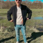 Lars Paulsen Instagram – Was ist denn mit Karsten los? ⠀
⠀
Erster Tag in Freiheit. ☀️ Covid hatte mich jetzt auch endlich mal erwischt. War sehr anstrengend, aber alles gut soweit. Immer noch ein bisschen Blues so, was die Laune angeht, aber ab nächster Woche bin ich wieder voll für euch da, ihr Zuckerschnuten! Denn, wenn ihr eine Sache verdient habt, dann mich!
