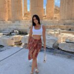 Laura Lajevardi Instagram - J’ai fait ma touriste sur les ruine d’Athènes ✨ Athènes Grèce