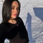 Laura Lajevardi Instagram - Happy Valentine’s Day 🌹 Alpe d'Huez