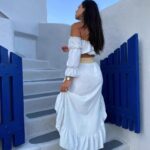 Laura Lajevardi Instagram - J’adore les couleurs bleu et blanc des îles Grecques 🤍💙 Oia, Santorini -Greece-