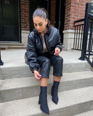 Laura Lajevardi Instagram - 🖤