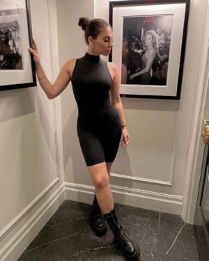 Laura Lajevardi Instagram - 🖤