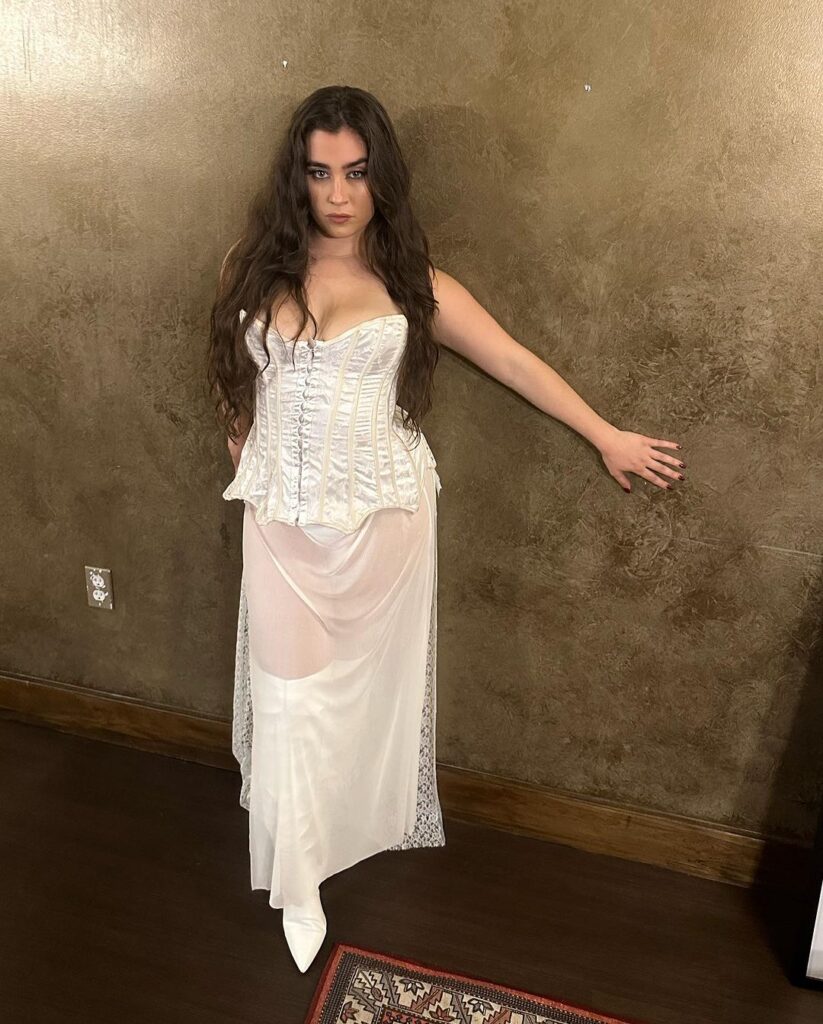 Lauren Jauregui Instagram - Thank you so much to @glaad for having me perform at your #SpiritDayConcert Always so grateful to show up in solidarity with my beautiful community. Tryna beat an algorithm and use this moment to also amplify the message of solidarity with the resilient people of Palestine right now. My heart is with you. #SavePalestinianChildren #CEASEFIRENOW #StopTheGenocide