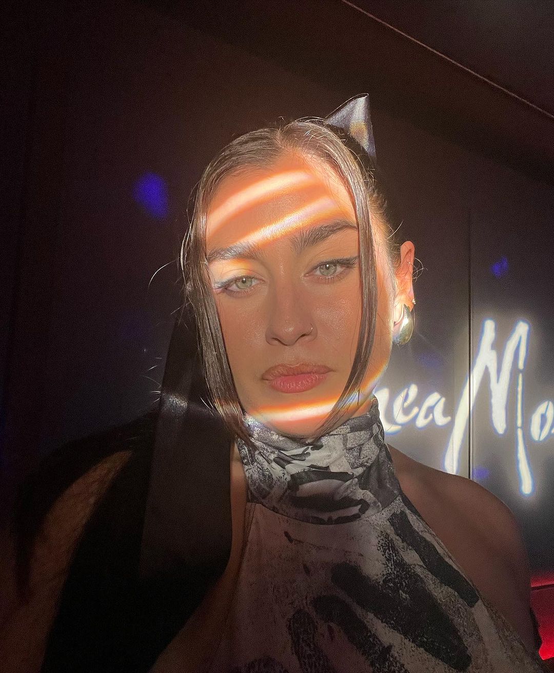Lauren Jauregui Instagram - Wanted to say a late thank you to @beautycon & @galore for having me help present the #beautiesawards✨🤍 had us a ball at the durings, dinners & afters. very yummy and very beautiful and perfectly beat faces all around me. I loved every second. Thank youuu✨🤍 glam by @leo.chaparro & @castillo_13