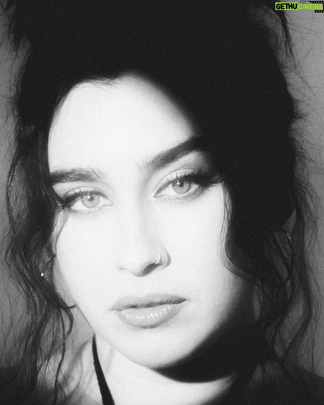 Lauren Jauregui Instagram - I wanna be in your frequency🎶 Favorite lyric? #InBetween 🌬