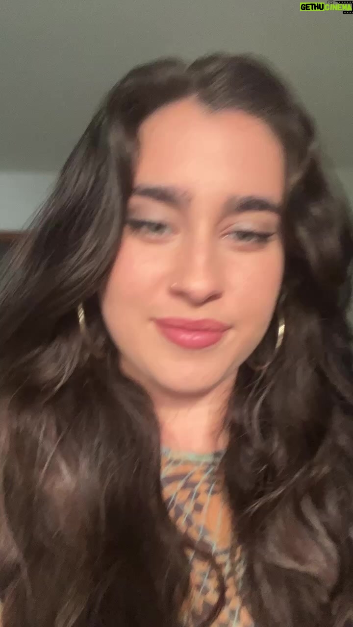 Lauren Jauregui Instagram - Answered some questions and shared some snippets of my new songs from this upcoming EP “In Between” OUT MAY 26th!! Let me know in the comments which one was your favorite!! 1, 2, 3 or 4?! #InBetween