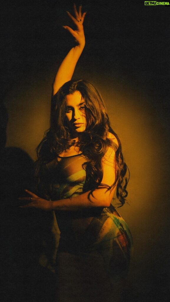 Lauren Jauregui Instagram - Hi angels! Did a live to clarify and share my new offering with @limewire that’s gone active today! If you have anymore questions feel free to leave them in the comments or on Twitter using #LaurenLimewire also if you have issues signing up, tag @limewire so that they can get to you & help you out they’re really great about reaching out. Im so excited about this and appreciate every single person who taps in with this new offering🤍 some points here: subscription is $10.99- no tiers all content will be available to everyone who subscribes. I will be sharing Season 2 of my podcast Attunement which will have a lot of magical guests (also feel free to comment anyone that you wish to see me speak with! Still in the process of recording these) (If you’re a friend/creator that wants to connect feel free to dm me) and I’ll also be sharing audio poems that I’ve recorded to music beds by my friend @powerspleasant and I’ll be sharing exclusive BTS, photos, & snippets of music and demos I’ve been working on that might not really see the light of day lol. I’m also going to be continuing the monthly virtual chat where we get to connect on zoom and talk about lifeee🥰 I appreciate you guys so much! Happy Monday!! @limewire thank you so much! Excited for this