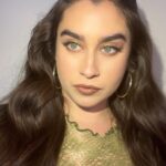 Lauren Jauregui Instagram - The face & pen card will never decline🥰 In the last slide you get to hear a snippet of track #3 off my EP #InBetween out 5/26 (aka Friday aka THURSDAY @ midnight) while we stare into each other’s eyes, 10/10 recommend watching✨ There’s 6 songs (7 including the intro) which track are you claiming? Lmkk and drop a 🌱 in the comments if you’re readyy✨ Happy Sunday!! I love you!