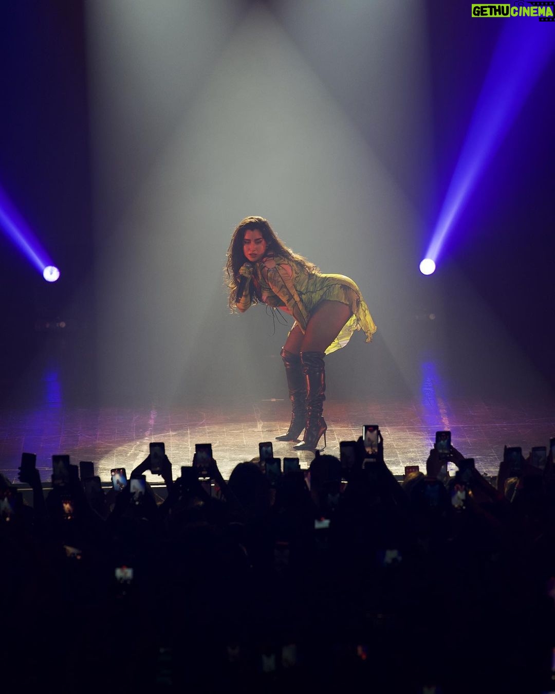 Lauren Jauregui Instagram - Brasillll I can’t even express in words the LIFE your energy gave me😭 São Paulo, I will never forget you being the first ones to hear Expectations for the first time and here we are 5 years later and you sang EVERY WORD OF EVERY SONG that I have written since. You are a magical audience, we created beauty together. I couldn’t hear shit lmao but I felt you all in my soul and it is the greatest gift to share these songs with you and around the world. EU TE AMO MUITO MUITO até a próxima vez!!