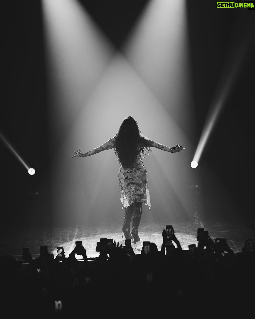 Lauren Jauregui Instagram - Brasillll I can’t even express in words the LIFE your energy gave me😭 São Paulo, I will never forget you being the first ones to hear Expectations for the first time and here we are 5 years later and you sang EVERY WORD OF EVERY SONG that I have written since. You are a magical audience, we created beauty together. I couldn’t hear shit lmao but I felt you all in my soul and it is the greatest gift to share these songs with you and around the world. EU TE AMO MUITO MUITO até a próxima vez!!