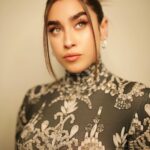 Lauren Jauregui Instagram - Everyday the sun won’t shine but that’s why I LOVE tomorrow✨🌙 #AMAs #AlwaysLove