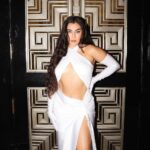 Lauren Jauregui Instagram - Whew! We played Radio City Music Hall!! @hernameisbanks so proud of you and so grateful to have accompanied you on this iconic stage! As two Independent female artists, I just feel so blessed to be doing this with you and to witness you take the stage was magical🤍✨ thank you again for having me on this run with you. Gratitude is the only energy.