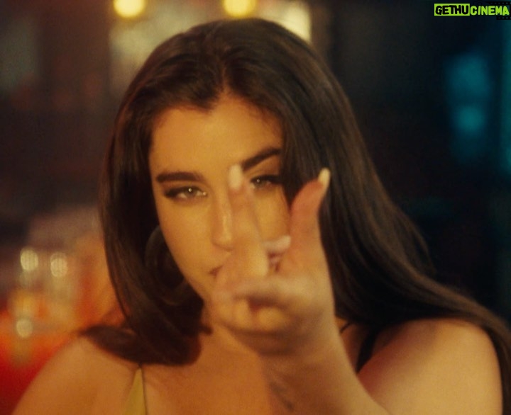 Lauren Jauregui Instagram - Si la niña quiere piña, me la da👅 #Piña video out now go click that link in my stories🥵