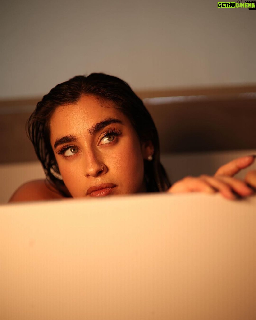 Lauren Jauregui Instagram - Have you listened to Always Love? If you haven’t here’s a carrousel of photos & videos of my life the past week. Life is fragile, cherish the moments you get to feel joy. Paramore was incredible and @sashadm carved tf out of that pumpkin w my cover art✨