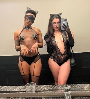 Lauren Jauregui Instagram - We were sexy cats😽 Happy Halloweeeeen🎃