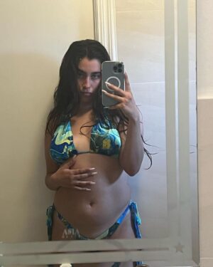 Lauren Jauregui Instagram - That’s that THIQUE👅
Cuba pt. 2 (there will be a part 3) thank you @shop_gonza for my bathing suits🤍✨