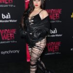 Lauren Jauregui Instagram - @madameweb premiere last night💋 VALENTINE’S DAY ACOUSTIC PERFORMANCE TOMORROW @ 6pm PST/ 9pm EST! Link to purchase a ticket on @even.biz in my bio and stories💋 let’s celebrate together❤️‍🔥 styled by @imthekatie jacket @barbaraigongini hair by @nathanieldezan MU by me✨ @caliray