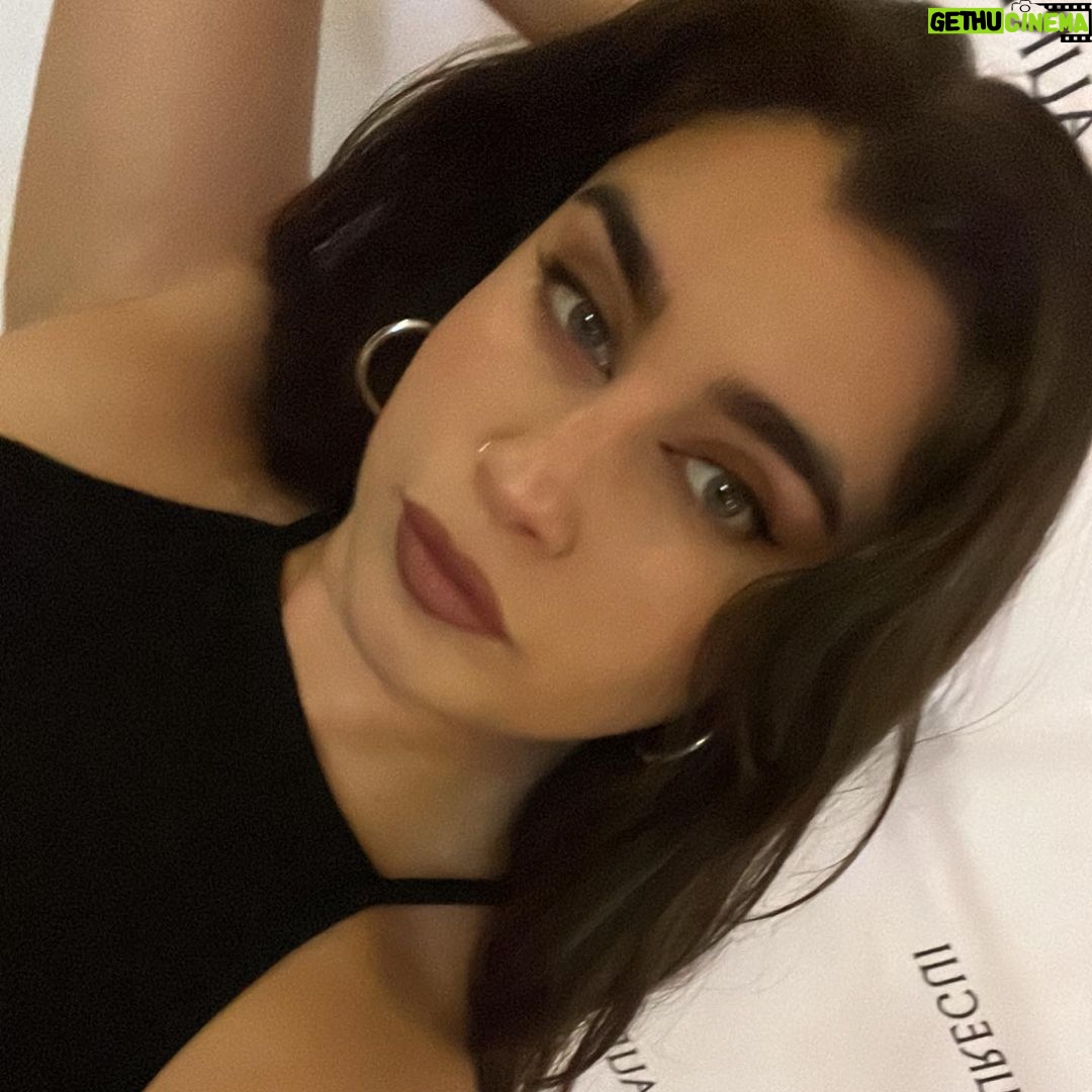 Lauren Jauregui Instagram - Reintegrating, grounding, and reminiscing. Finally feeling collected and just wanted to thank everyone who showed up for these shows..so grateful to @hernameisbanks for having me open on this run, grateful to have met and gotten to know @samohtmusic and his talented ass. The shows were such beautiful compliments go one another and it was an honor to share those stages. To my friends and fam I was able to connect with, the amazing food I ate, the amazing people and professionals God has brought into my life to surround me on this journey. I couldn’t have asked for a better official tour. 21 cities and it felt like the beginning of a brand new chapter in my career that I can’t wait to continue and evolve into. Thank you to those who have always believed in me and to me for believing in me. I’m gonna post a bunch of dumps over the next couple days cause I have ALOT of content lol. Enjoy✨