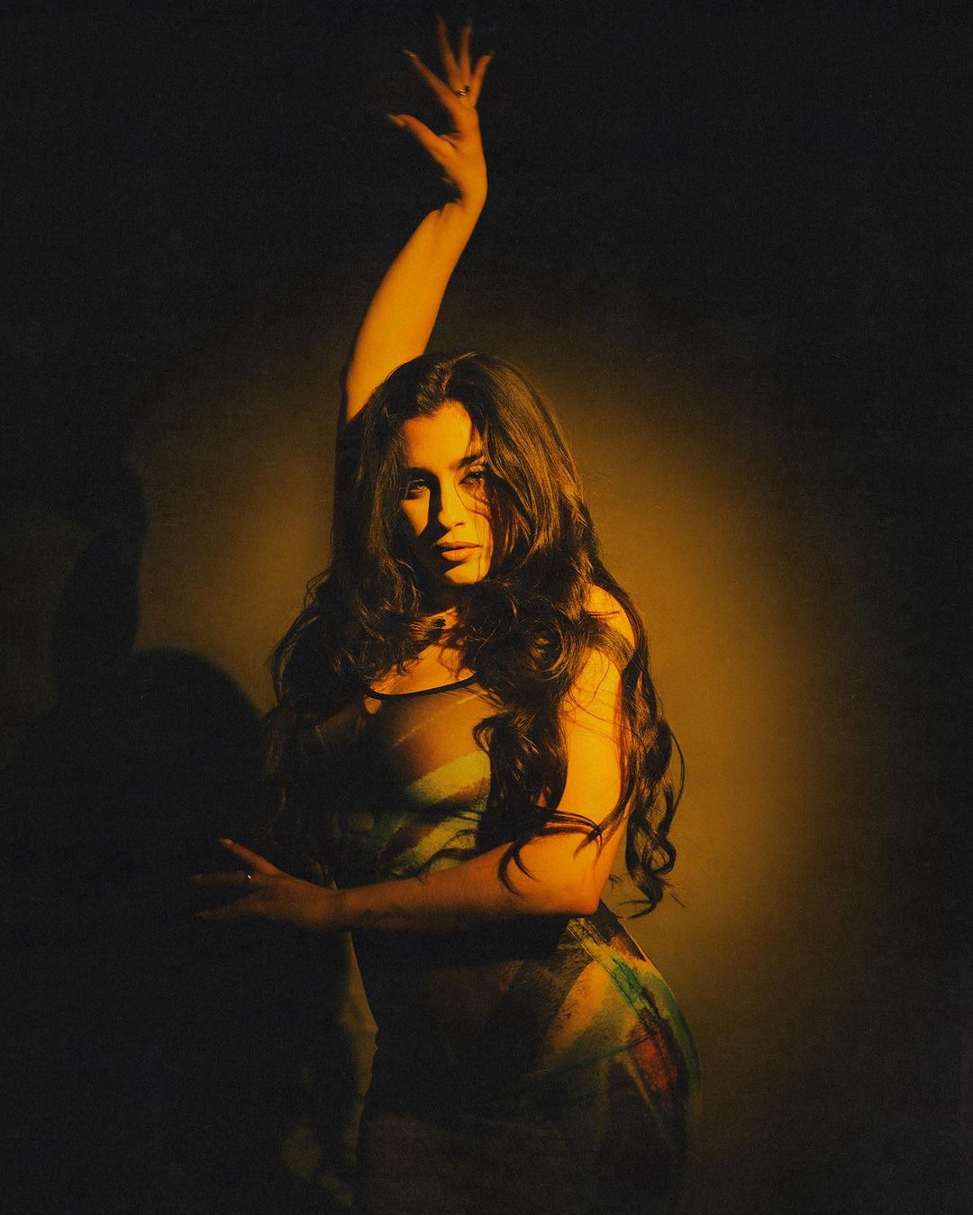 Lauren Jauregui Instagram - This song is called #TheOne off my EP “In Between” but I have a new song out called #Burning on @even.biz available now for $3 at the link in my bio🤍✨ produced by: @cleareyesmusic_ I would really appreciate support/engagement. If you see this, like it. If you like it, share it with the link! Thank you🤍