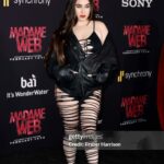 Lauren Jauregui Instagram - @madameweb premiere last night💋 VALENTINE’S DAY ACOUSTIC PERFORMANCE TOMORROW @ 6pm PST/ 9pm EST! Link to purchase a ticket on @even.biz in my bio and stories💋 let’s celebrate together❤️‍🔥 styled by @imthekatie jacket @barbaraigongini hair by @nathanieldezan MU by me✨ @caliray