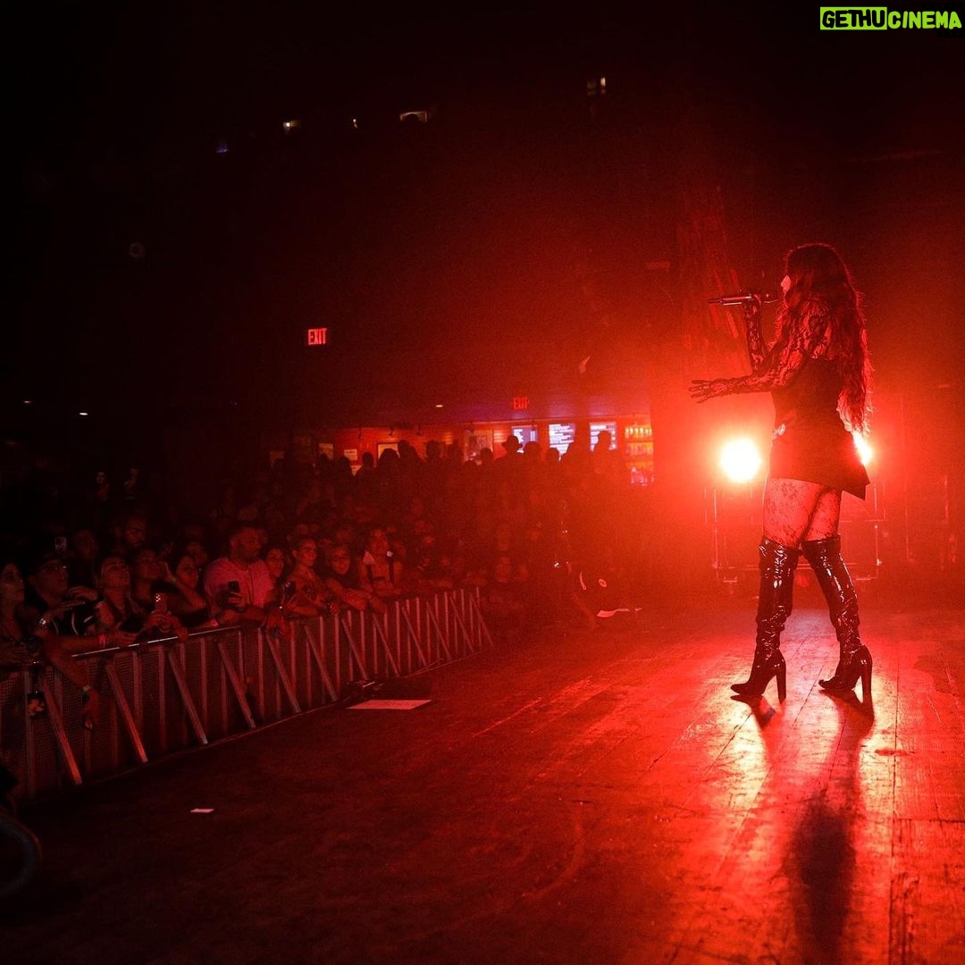 Lauren Jauregui Instagram - Orlando, I fucking love you!!! Thank you for your beautiful energy. β€οΈβπ₯β€οΈβπ₯β€οΈβπ₯β€οΈβπ₯β€οΈβπ₯ Atlanta canβt wait to see you tomm ππ
