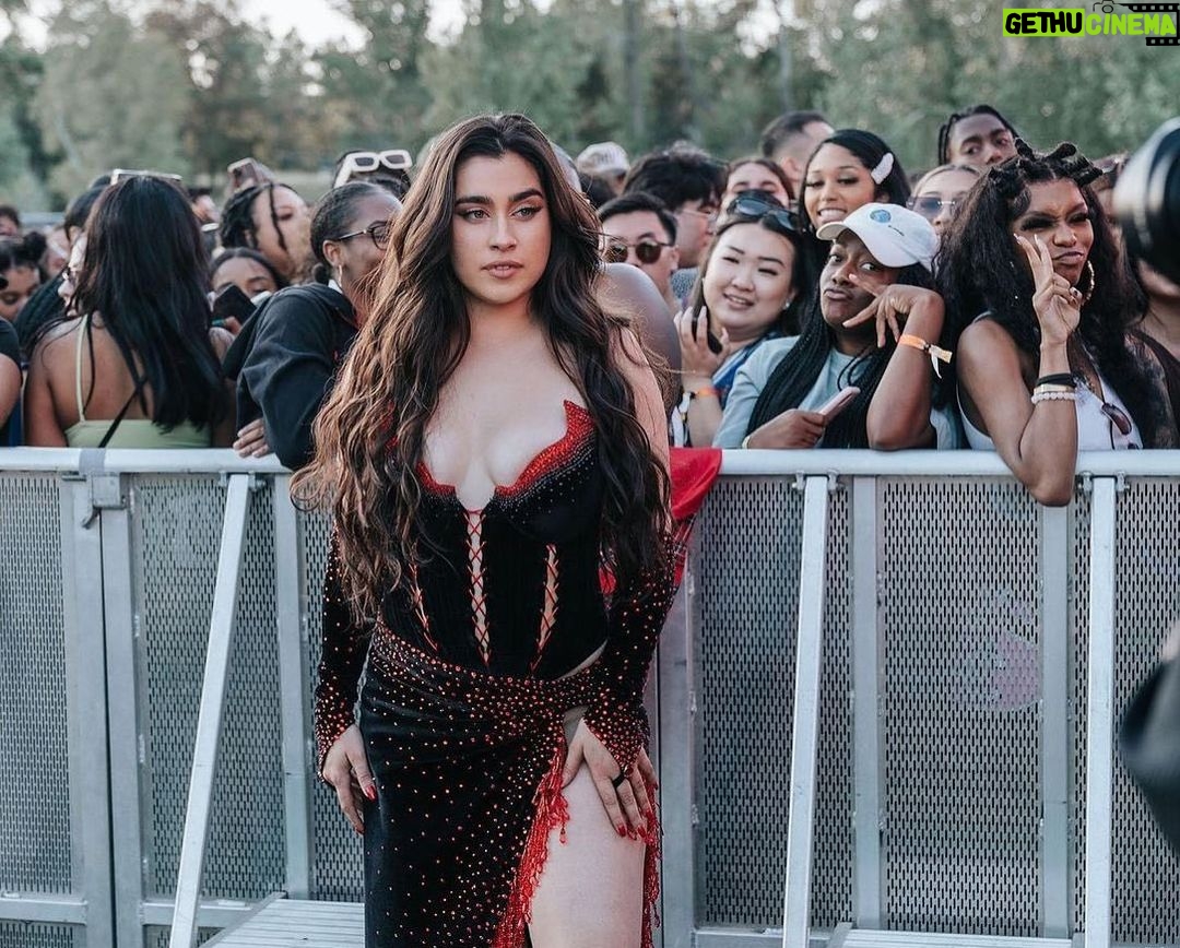 Lauren Jauregui Instagram - Pt. 2 @solblume ✨🤍