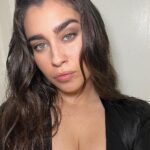Lauren Jauregui Instagram – Some highlights from yesterday🤍🥰 I bought that TikTok light and lost it last night but I’m about to buy that shit again lol look at these selfies dude