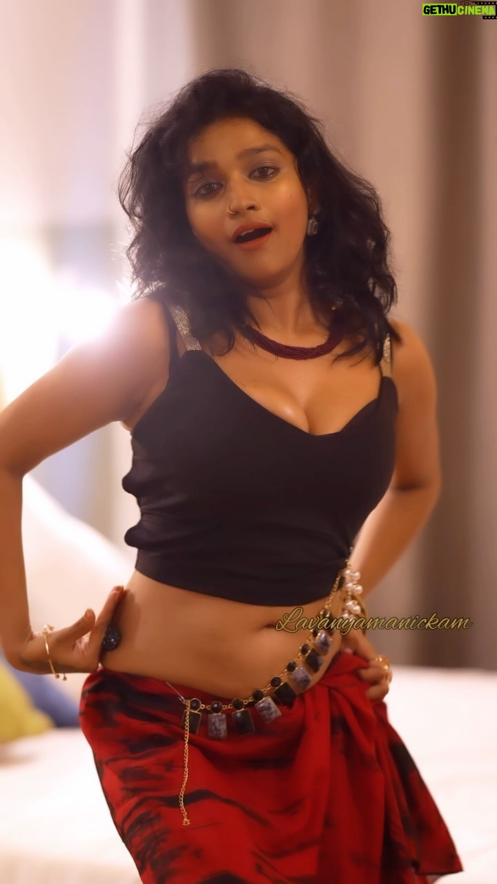 Lavanya Manickam Instagram - Love Being hot leeelaaa🔥❤️🔥💯 feel love in urself🥰💯 makes u graceful always💃🏻❤️🔥💁🏻♀️🔥 #lavanyamanickam #lavanyadesires Video 📸 : @hotncut_photography