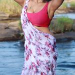 Lavanya Manickam Instagram - This bgm❤️ me🥰 chill water loving all together🥶🥶🥶❤️💯🧜🏻‍♀️🧜🏻‍♀️