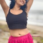 Lavanya Manickam Instagram - Just loving this raining day with favourite adada mazha daaa song in this #vypinbeach 🥶💃🏻🧚🏻‍♀️🐬🌧️🌊☔️💨 Vypin Beach