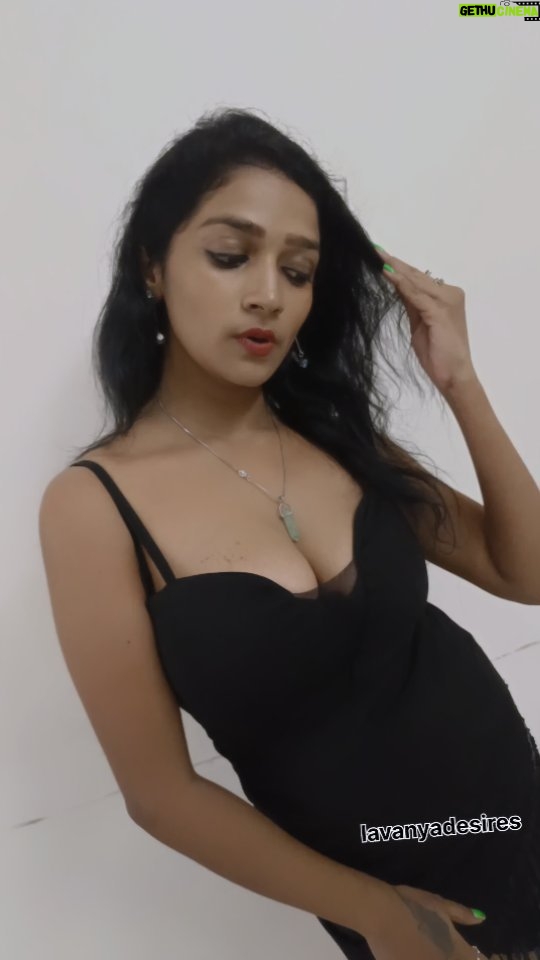 Lavanya Manickam Instagram - Gasolina🔥💃💯 Just vibing 💃#lavanyamanickamoffic #lavanyamanickam #lavanyamanickamsaree #lavanyadesires #reelsinstagram #reelsvideo #reels #instagram #instareels #reelsvideo #trending #trending #trendingreels #actress #hotactress #hotreels