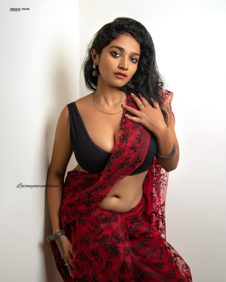 Lavanya Manickam Instagram - Wait for ur good time to make realize people that u r bad in showing ur good results💯😇Red and black all time favourite saree series🌶️❤️💯💃🏻 Photography and edited📸 by : @midhun_rxme 💯🥰📸