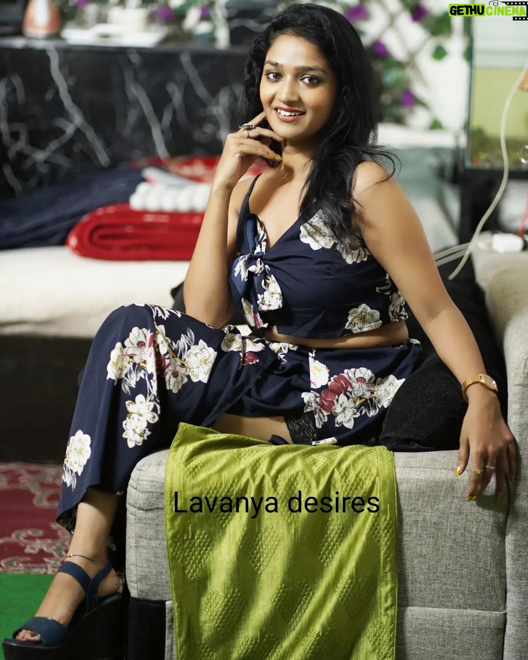 Lavanya Manickam Instagram - Be a shining queen πβ£οΈ happy morning allππ―π Photography πΈ: @akin_paduva_photography #lavanyamanickam #lavanyamanickamoffl #lavanyadesires #trending #trendingphoto #photography #photoshoot #photolove #photo