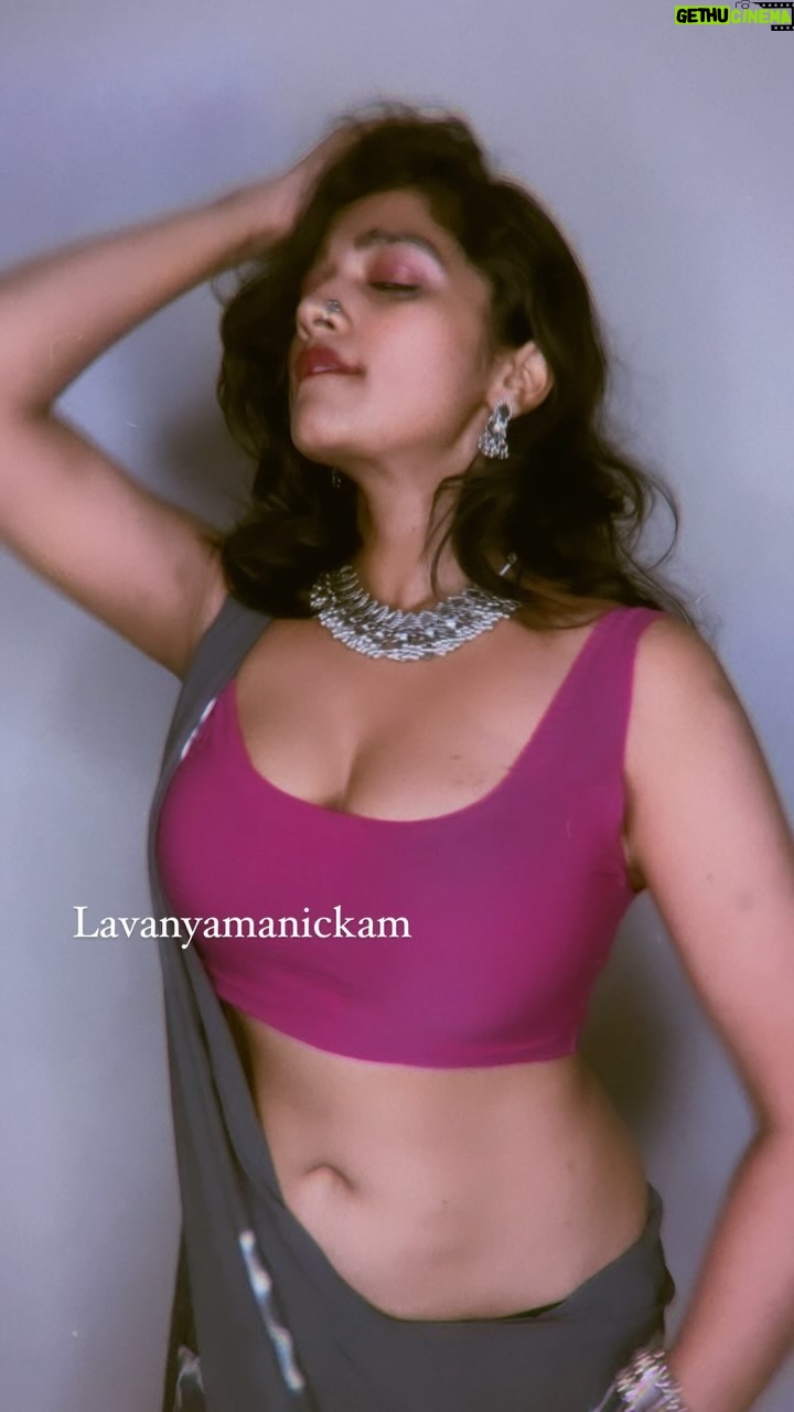 Lavanya Manickam Instagram - Leke pehla pehla pyaar❤️🔥🥰💯🌹