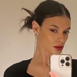 Laysla De Oliveira Instagram - Dama de rojo 💋